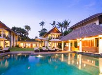 Villa Seseh Beach I, Pool at Night